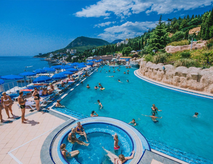 Открытые бассейны - Комплекс «Миндальная роща»