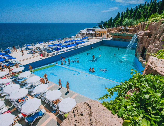 Открытые бассейны - Комплекс «Миндальная роща»